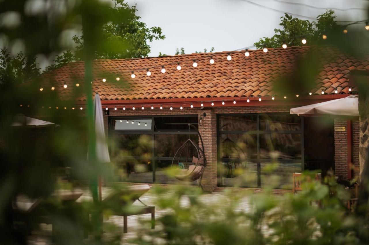 Vineyard Hotel & Winery Napareuli エクステリア 写真