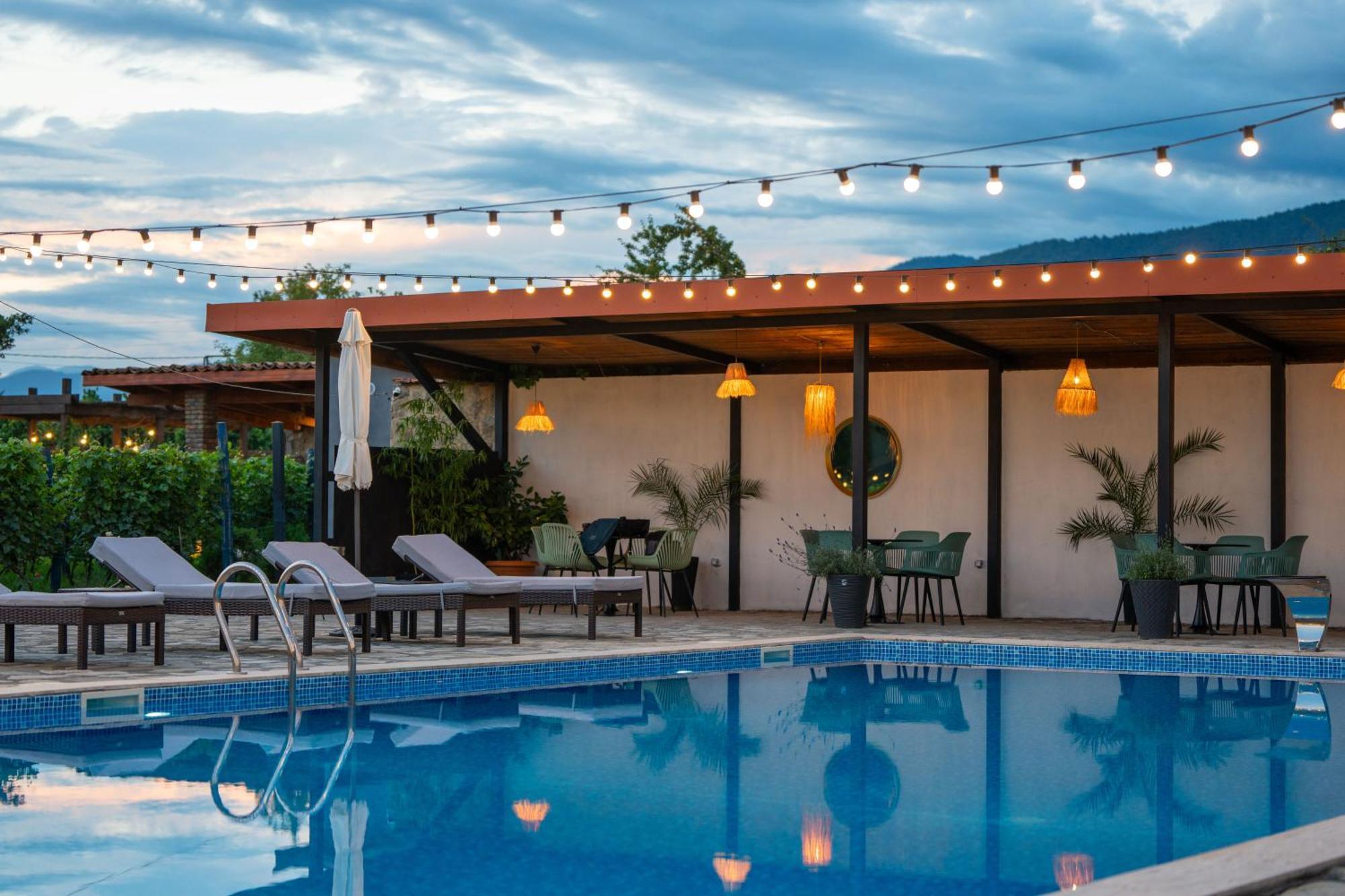 Vineyard Hotel & Winery Napareuli エクステリア 写真