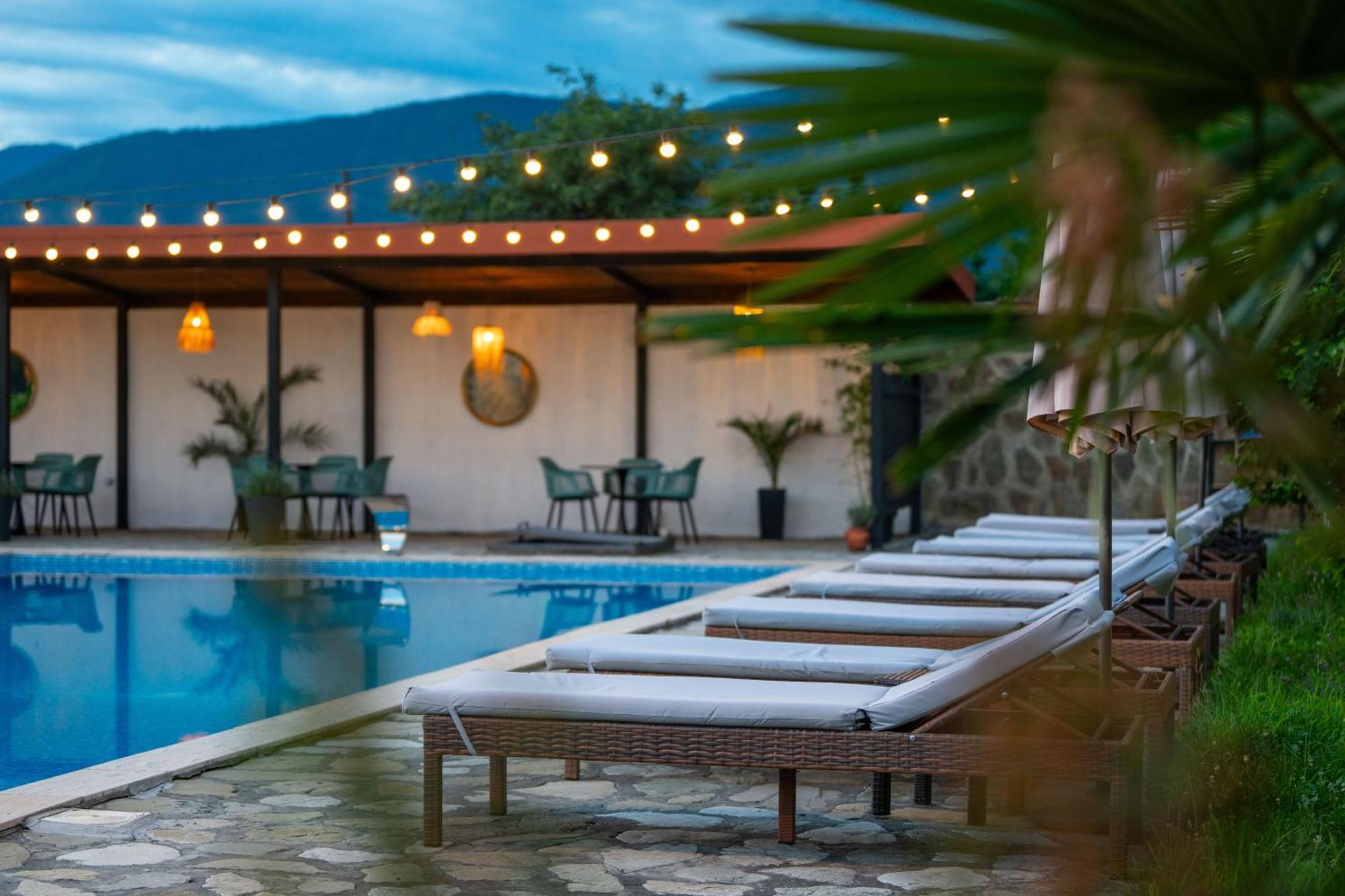 Vineyard Hotel & Winery Napareuli エクステリア 写真