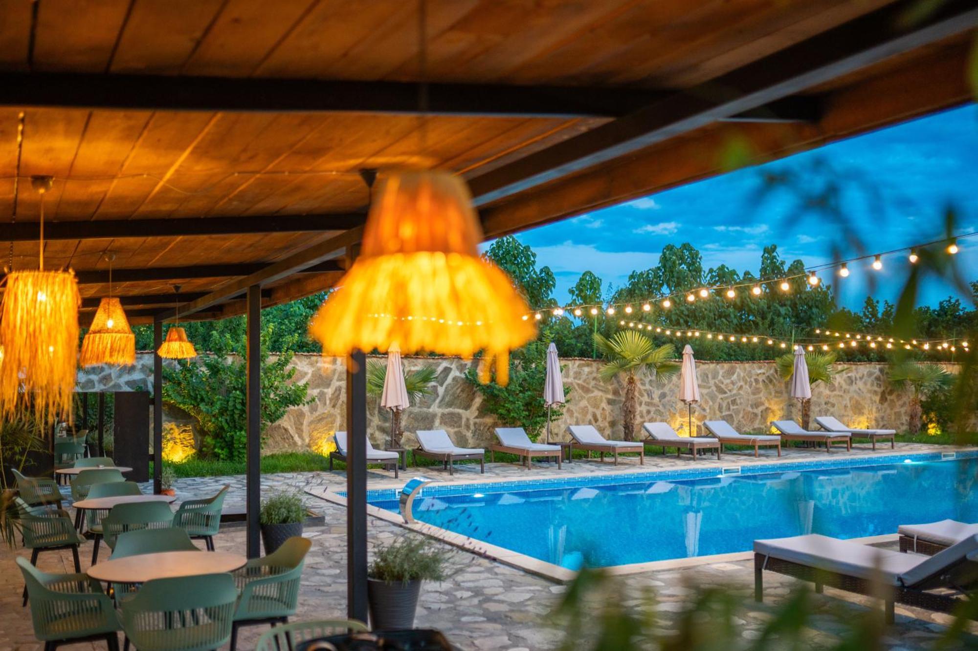 Vineyard Hotel & Winery Napareuli エクステリア 写真